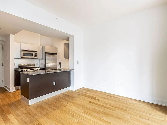5th image of 350 W 42nd St APT 17I