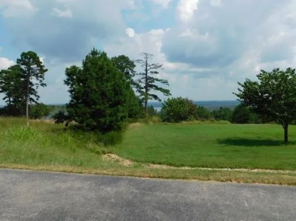 6140 Swiss Alps Ln, Mountain Home, AR 72653