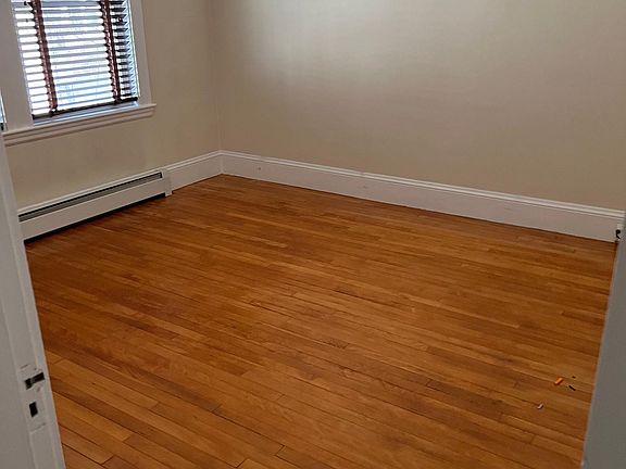 First bedroom with one closet.