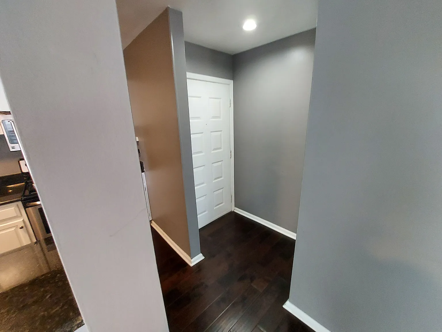 2 bed, 1.5 bath, 890 sqft, $1,695 — Photo 3