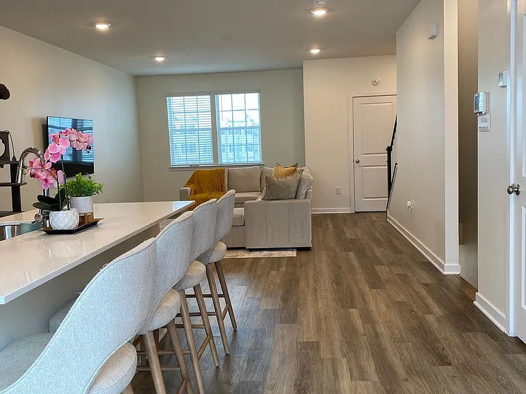 7530 Daybreak Dr — Photo 14