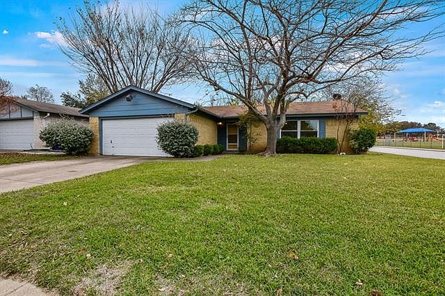 1st image of 615 Bocowood Cir
