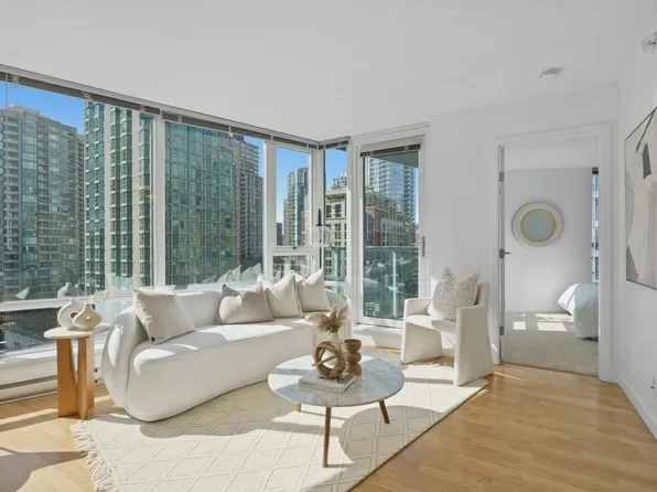 233 Robson St #1109, Vancouver, BC V6B 0E8