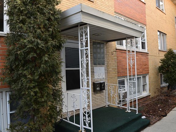 2nd image of 1932 S Central Ave APT 3