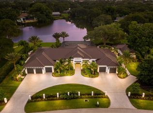 3260 E Forest Lake Dr, Sarasota, FL 34232