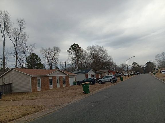 4th image of 306 Randall Dr