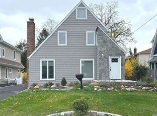 58 Meadowbrook Rd, Syosset, NY 11791