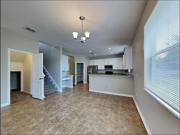 3rd image of 1630 Plantation Pointe Dr