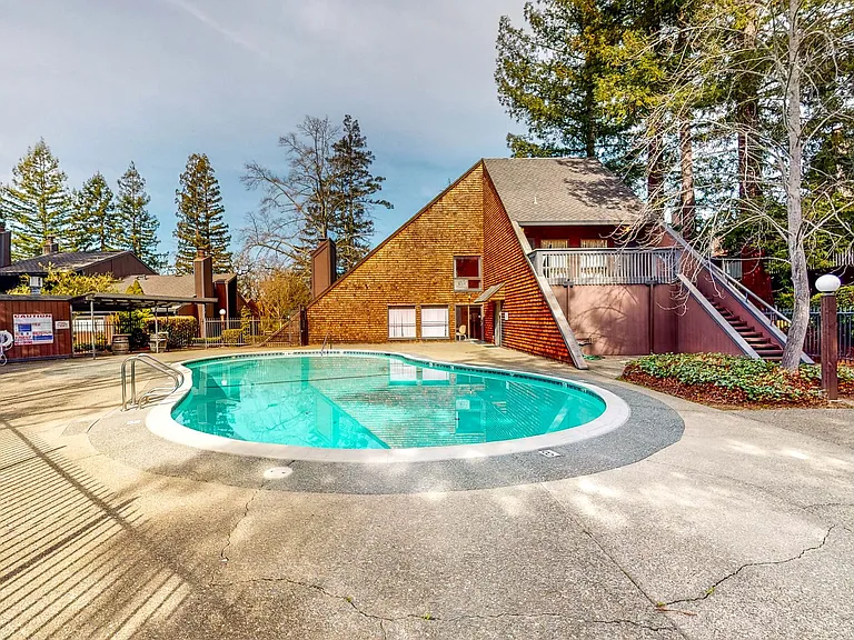 372 Los Alamos Rd — Photo 1
