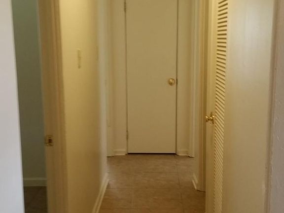 5th image of 3304 N General Wainwright Dr