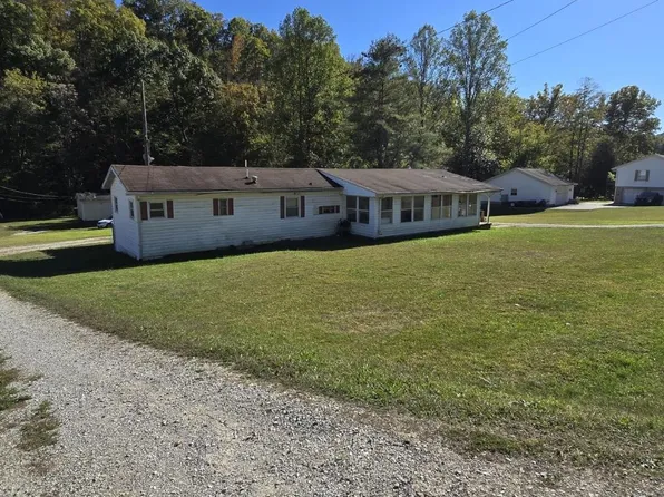 8451 McComas Rd, Salt Rock, WV 25559