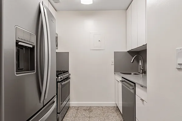 Rented by Douglas Elliman | media 19