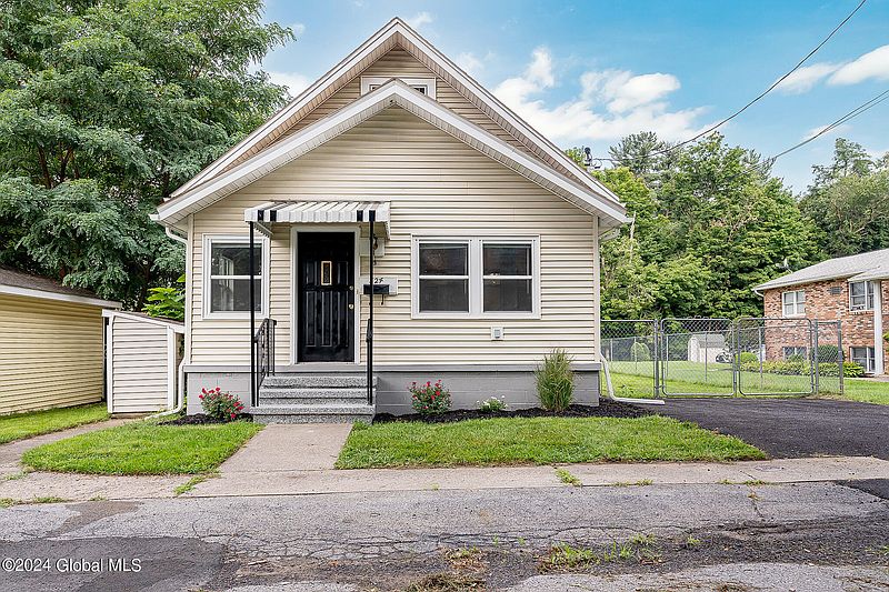 3rd image of 324 6th Street