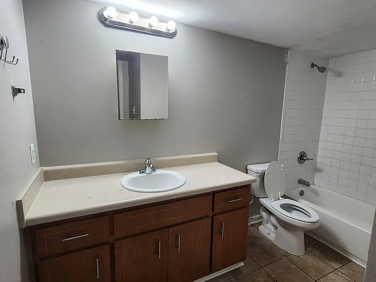 Riverbend Apartments — Photo 83