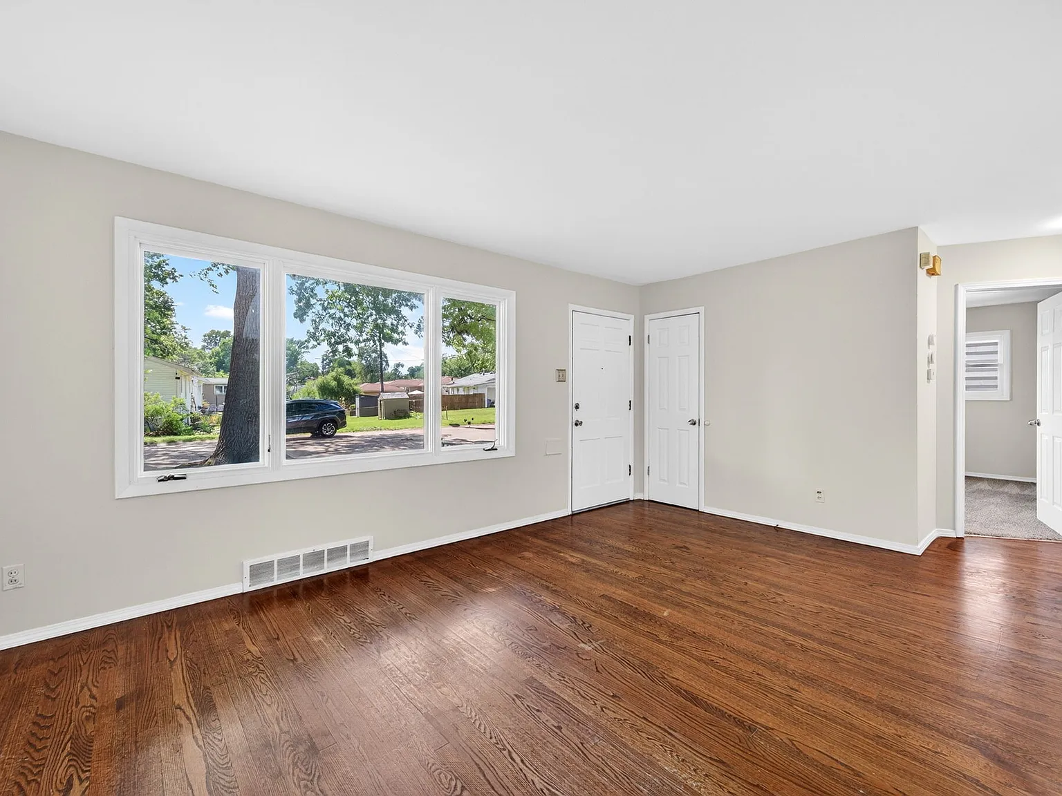 2 bed, 1426 sqft, $1,854 — Photo 4