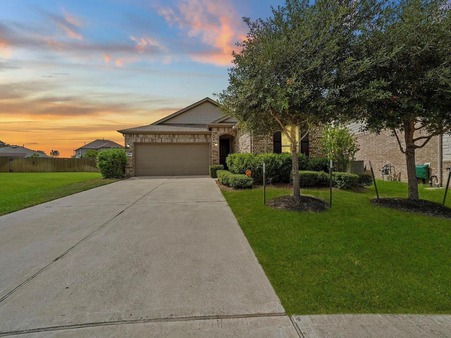 3 bed, 2.0 bath, 1687 sqft, $2,250 — Photo 2