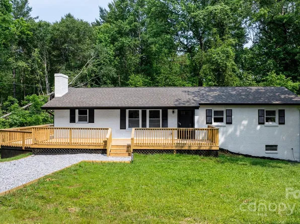 520 Hickory Ave, Hudson, NC 28638
