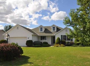120 Canterbury Dr, Fremont, OH 43420