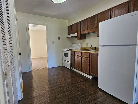 3rd image of 5704 Old Highway 54 APT 7