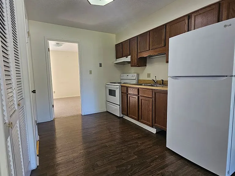5704 Old Highway 54 — Photo 3