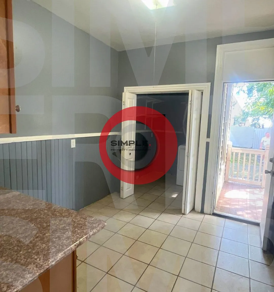 4 bed, 2.5 bath, 2617 sqft, $2,000 — Photo 3