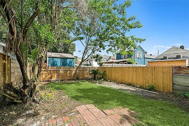 319 State St — Photo 12