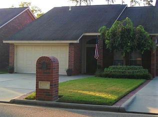 435 N Rivershire Dr, Conroe, TX 77304