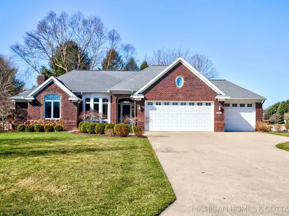 404 Goldcrest Dr, Holland, MI 49424