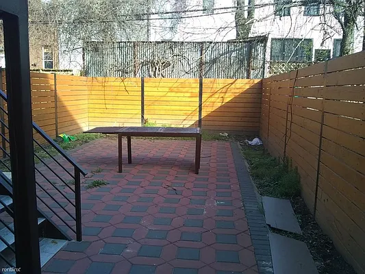 Rented by Aron Fried, LREB | media 1