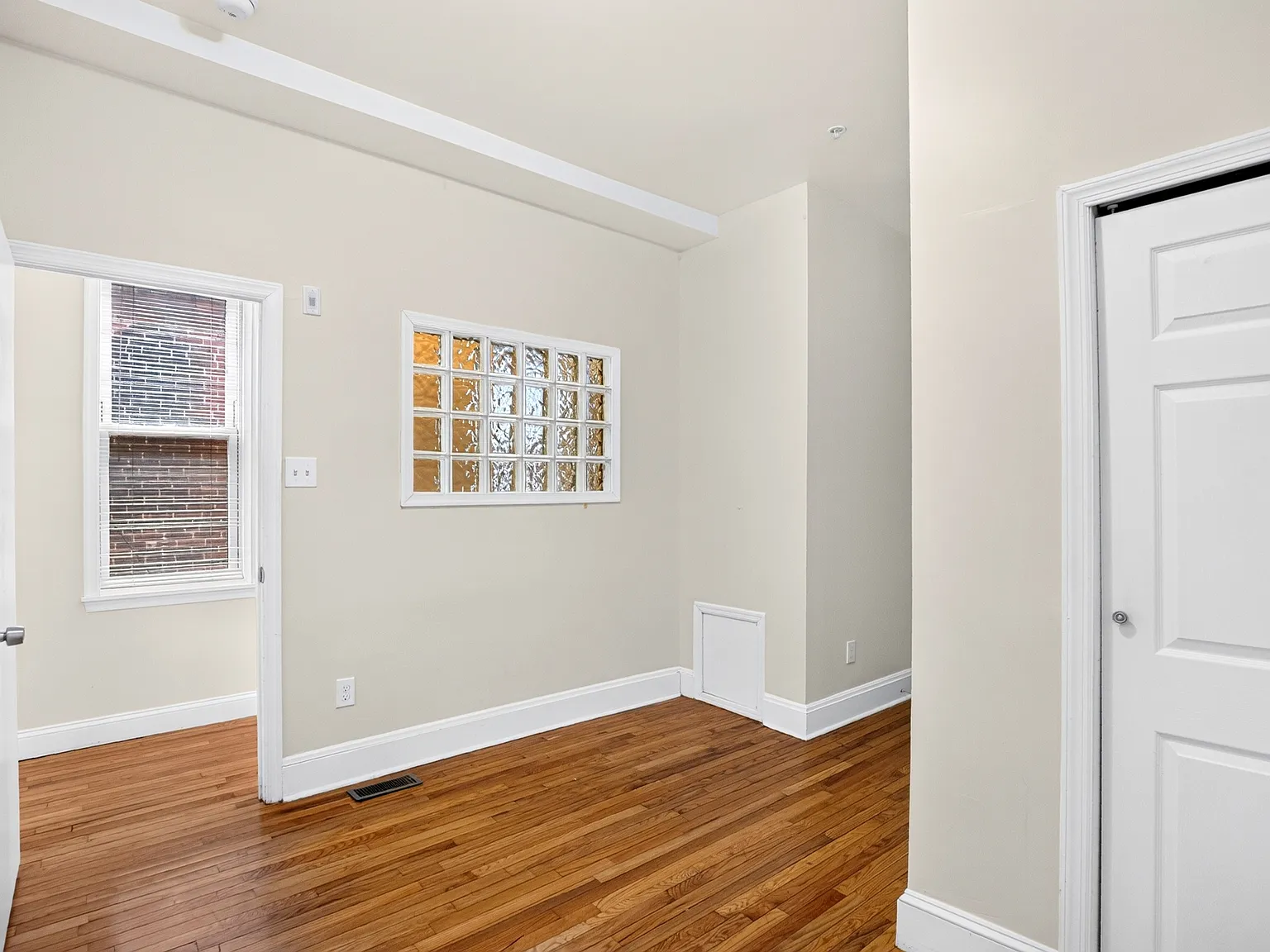2 bed, 1500 sqft, $1,700 — Photo 3