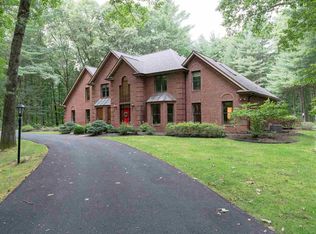 8 Rolling Brook Dr, Saratoga Springs, NY 12866