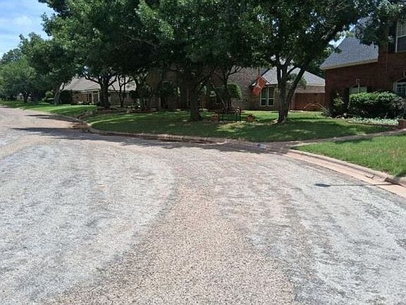 4th image of 4063 Bay Hill Dr