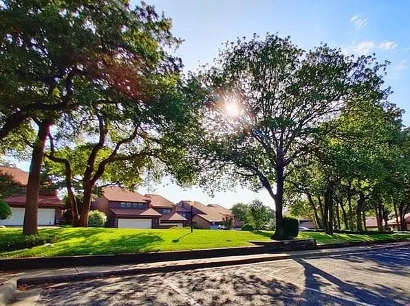 742 Oakwood Trl, Fort Worth, TX 76112