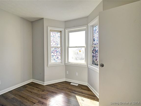 4th image of 267 N Railroad Street