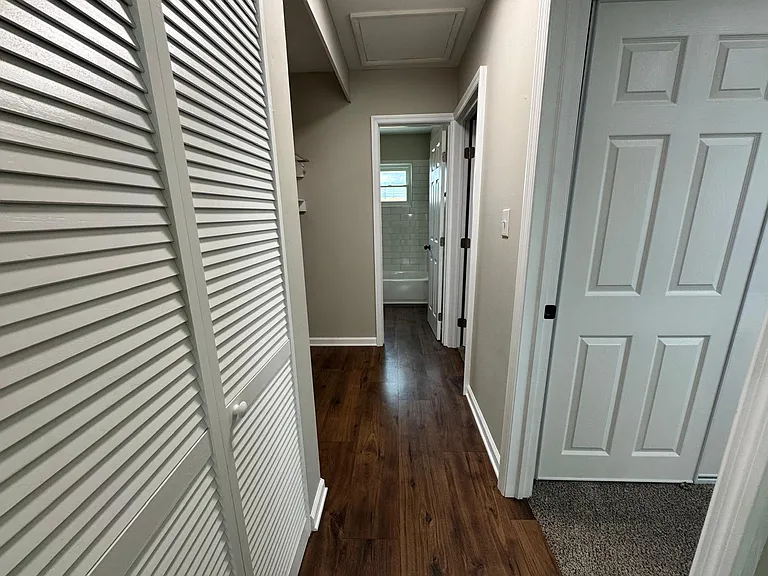 3102 Huntington Dr — Photo 4