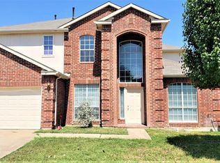 105 Milton Dr, Arlington, TX 76002