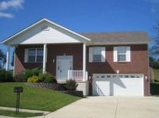 1067 Huntington Dr, Troy, MO 63379