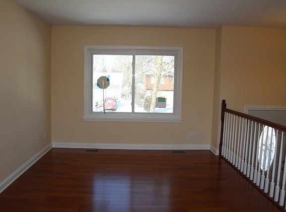 3rd image of 3549 Marseilles Ln