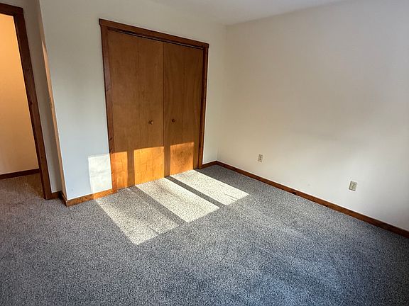 3rd image of 19 Edgewood Ln #17A