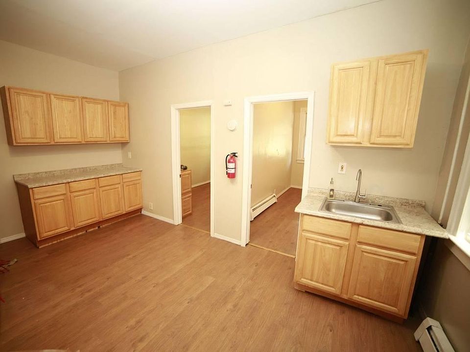 2nd image of 325 Talmage Ave