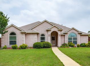 822 Foxwood Ln, Wylie, TX 75098