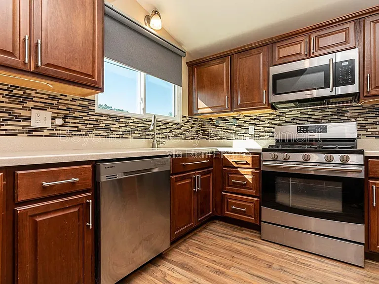 3443 Lockwood Dr — Photo 7