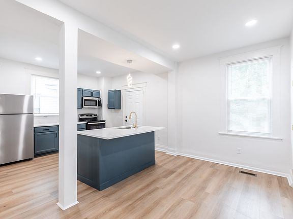 5th image of 3862 Vine St