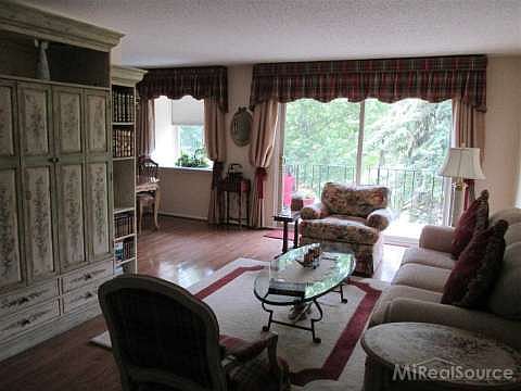 3rd image of 208 Riviera Dr