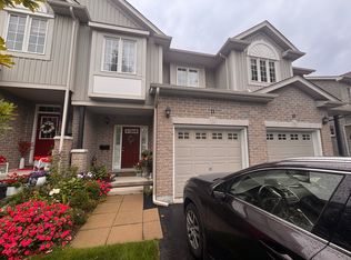 105 Pinnacle Dr #11, Kitchener, ON N2P1B8