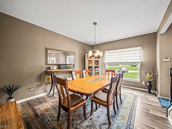 5th image of 851 Asbury Pointe Ln