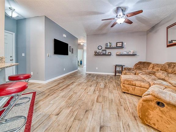 3rd image of 96014 Aqua Vista Ct
