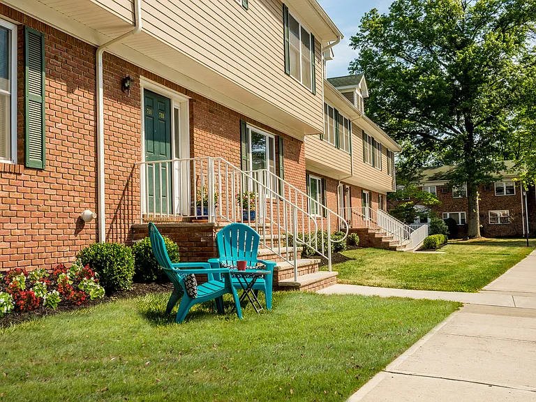 Short Hills Club Village — Photo 23