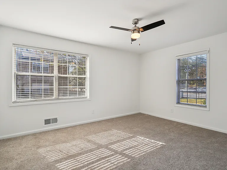 ReNew Chastain — Photo 10