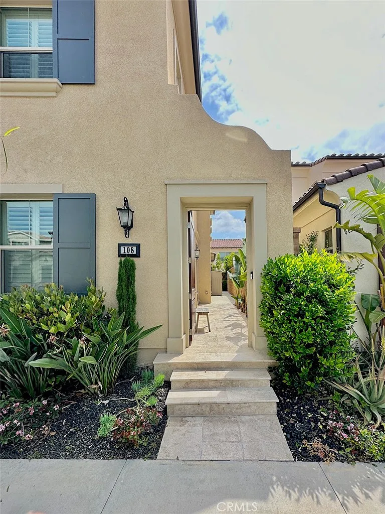 5 bed, 5.5 bath, 3112 sqft, $7,000 — Photo 2